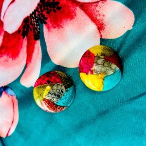 Multicoloured large stud